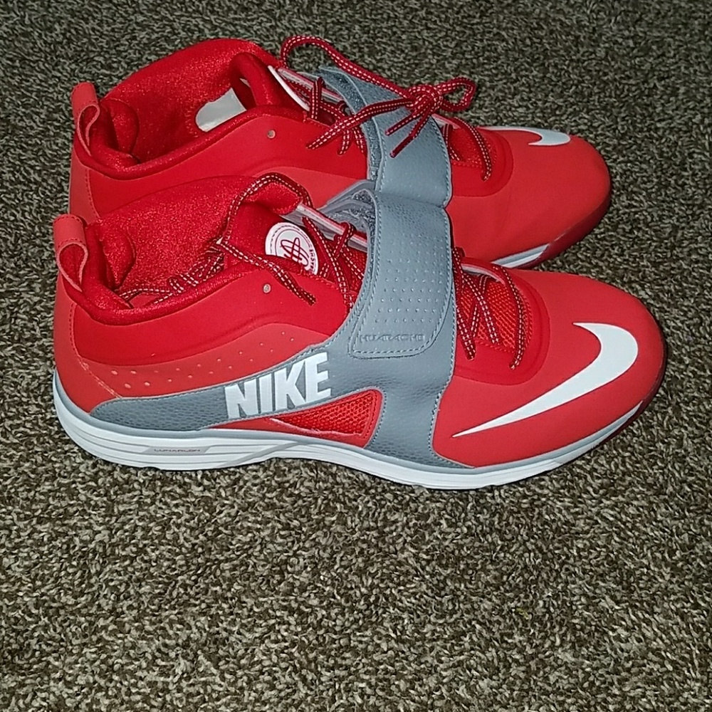 Nike Huarache Turf LAX “Chilling Red”